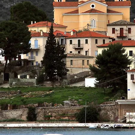 Chez Belle Helene * Galaxidi